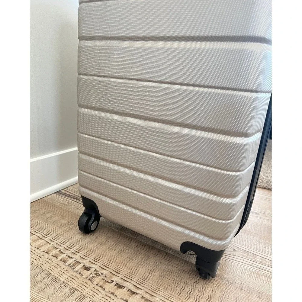 Skyway Epic 2.0 Hardside Large Check-in 2.0 Hardside Spinner Suitcase color bone